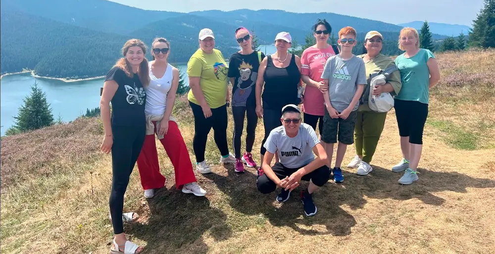 Vacanța cu un scop 2024 a cuprins antrenamente ușoare de yoga, excursii zilnice în Parcul Național Apuseni, sesiuni de nutriție pentru a îmbunătăți capacitatea de înţelegere despre relația cu alimentele, discuții despre stilul de viață, jocuri, saună, piscină, jacuzzi şi multe altele.